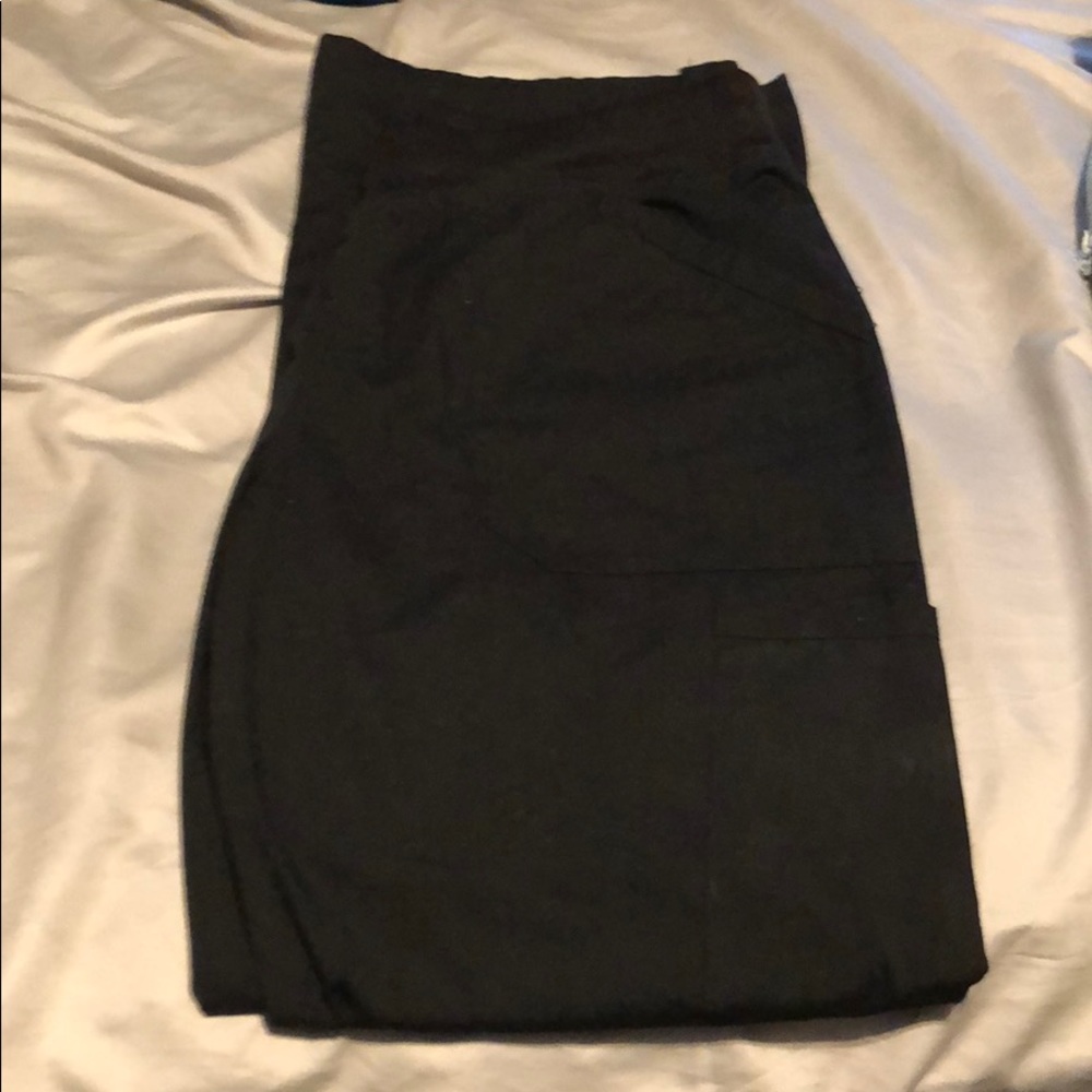 Cherokee scrubs - black